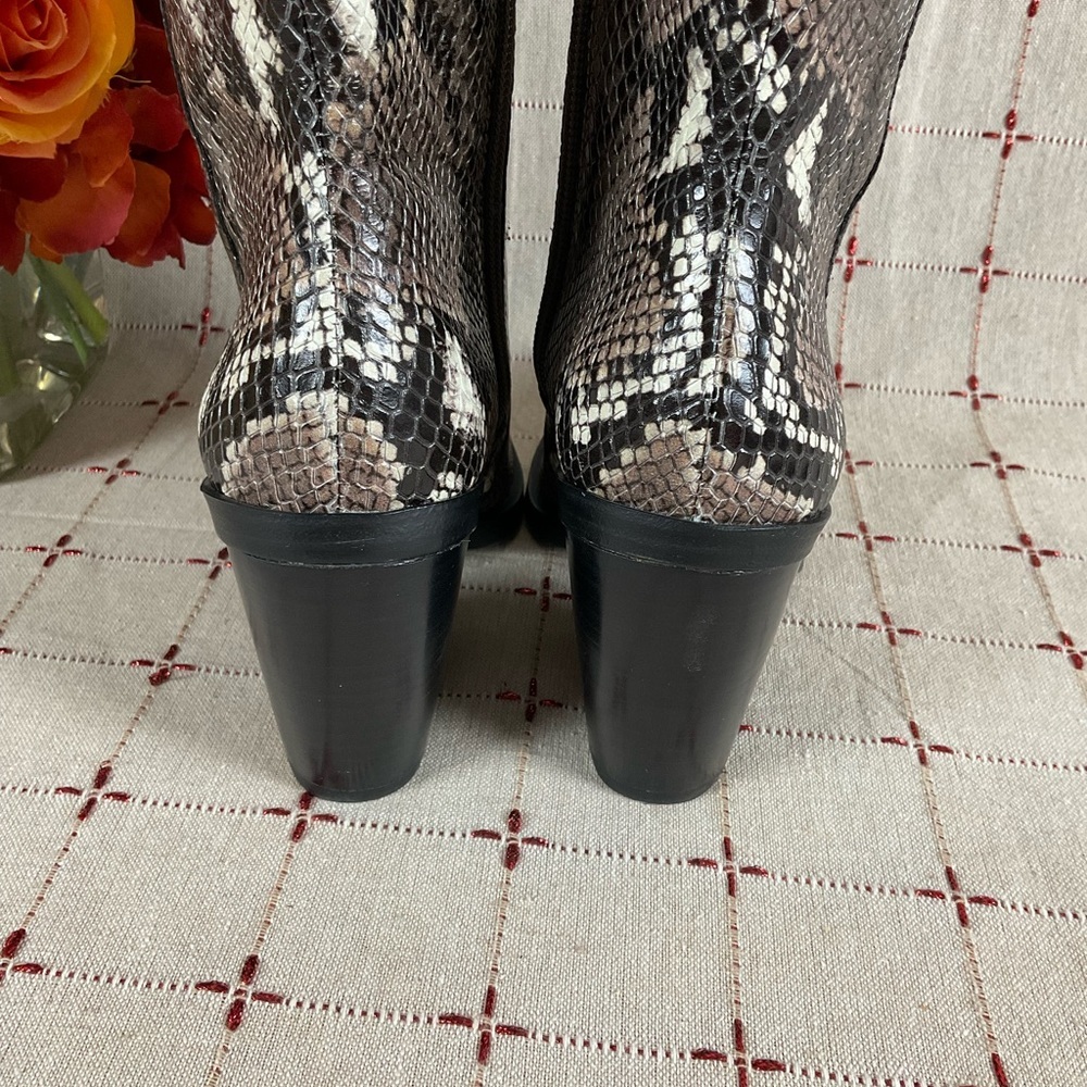 ☘️HP☘️ Vince Camuto Womens Gravana Knee High Boots Snakeskin Embossed Leather 5 - Picture 9 of 9
